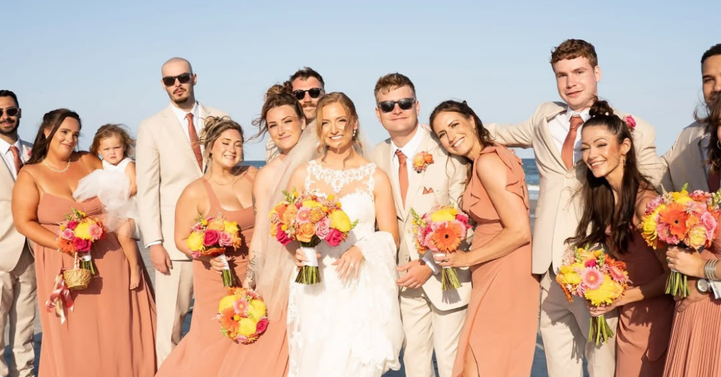 How to Create a Wedding Party Timeline So Everyone Looks Their Best